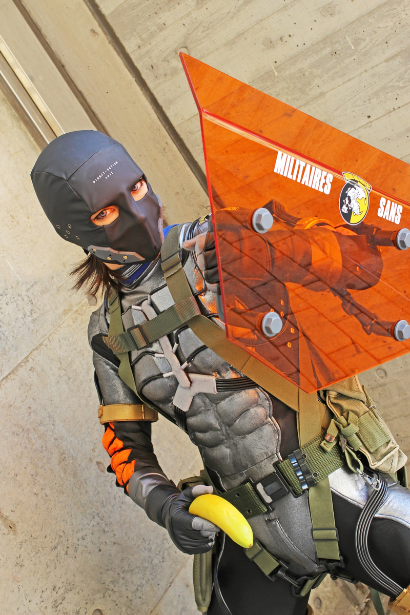 Illustration for article titled This Metal Gear Cosplay Is Direct-Action, Bananas